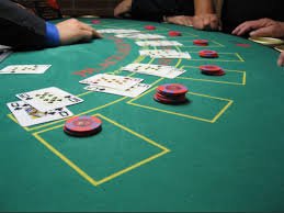 Contoh tata letak taruhan roulette dengan nomor dan warna di platform dewa6d